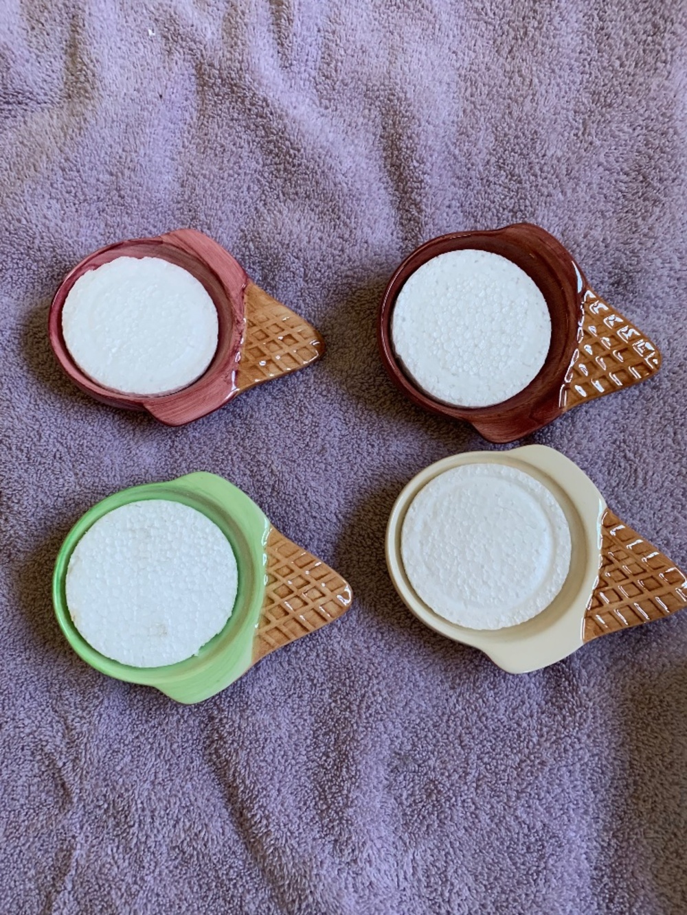 New in Box 4 Ceramic Ice cream cone dessert dishes